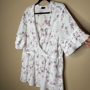 Torrid Sz 3/3X White Floral Ruffle Flutter Sleeve Peplum Wrap Blouse Feminine